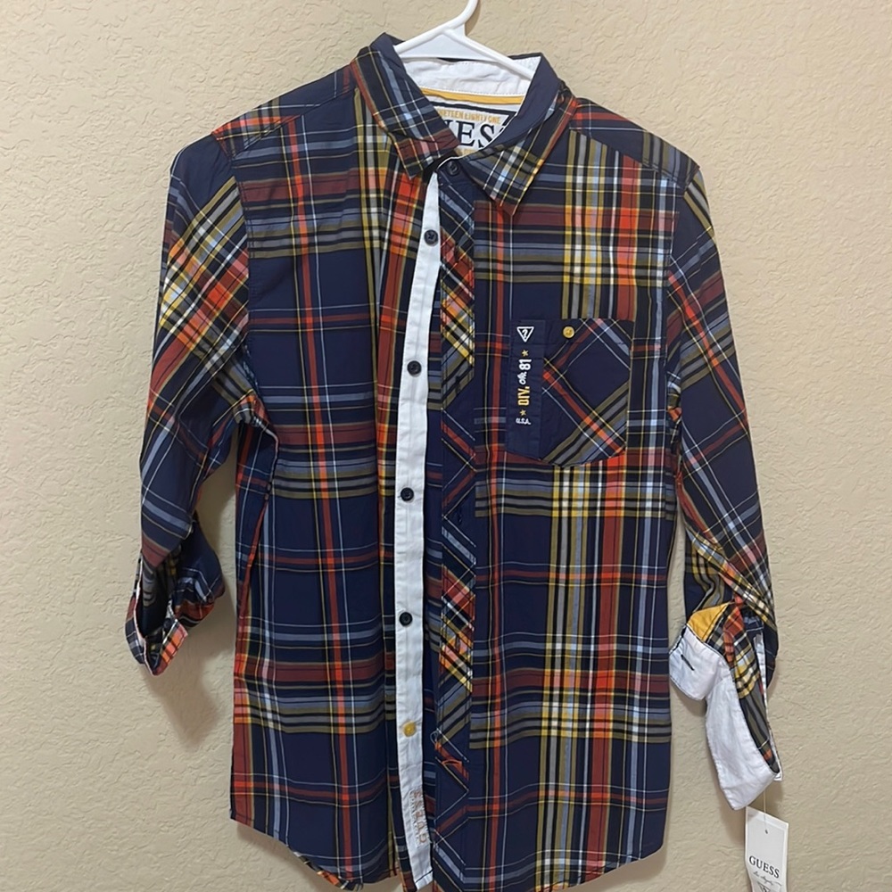 Guess button down